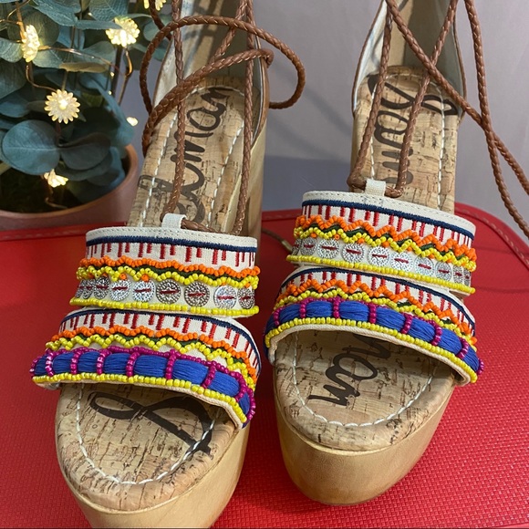 🔥 Sam Edelman Mel Saddle Embroidered Sandals - Picture 2 of 6